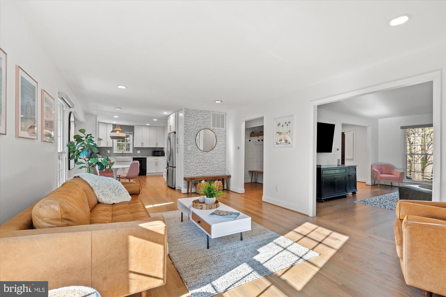 934 HARRIMAN ST, GREAT FALLS, Virginia 22066, 4 Bedrooms Bedrooms, 7 Rooms Rooms,3 BathroomsBathrooms,Residential,For sale,934 HARRIMAN ST,VAFX2276676 MLS # VAFX2276676