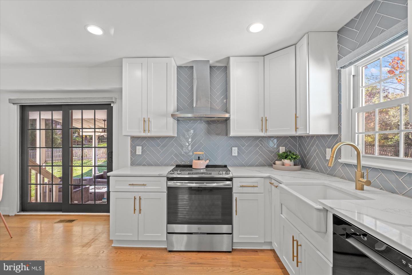 934 HARRIMAN ST, GREAT FALLS, Virginia 22066, 4 Bedrooms Bedrooms, 7 Rooms Rooms,3 BathroomsBathrooms,Residential,For sale,934 HARRIMAN ST,VAFX2276676 MLS # VAFX2276676