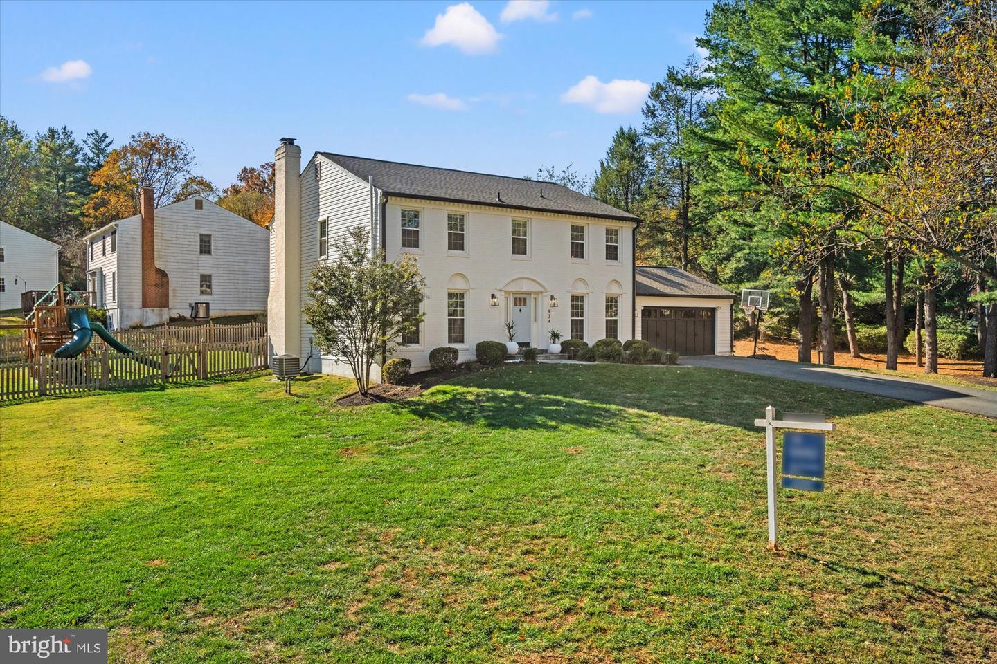 934 HARRIMAN ST, GREAT FALLS, Virginia 22066, 4 Bedrooms Bedrooms, 7 Rooms Rooms,3 BathroomsBathrooms,Residential,For sale,934 HARRIMAN ST,VAFX2276676 MLS # VAFX2276676