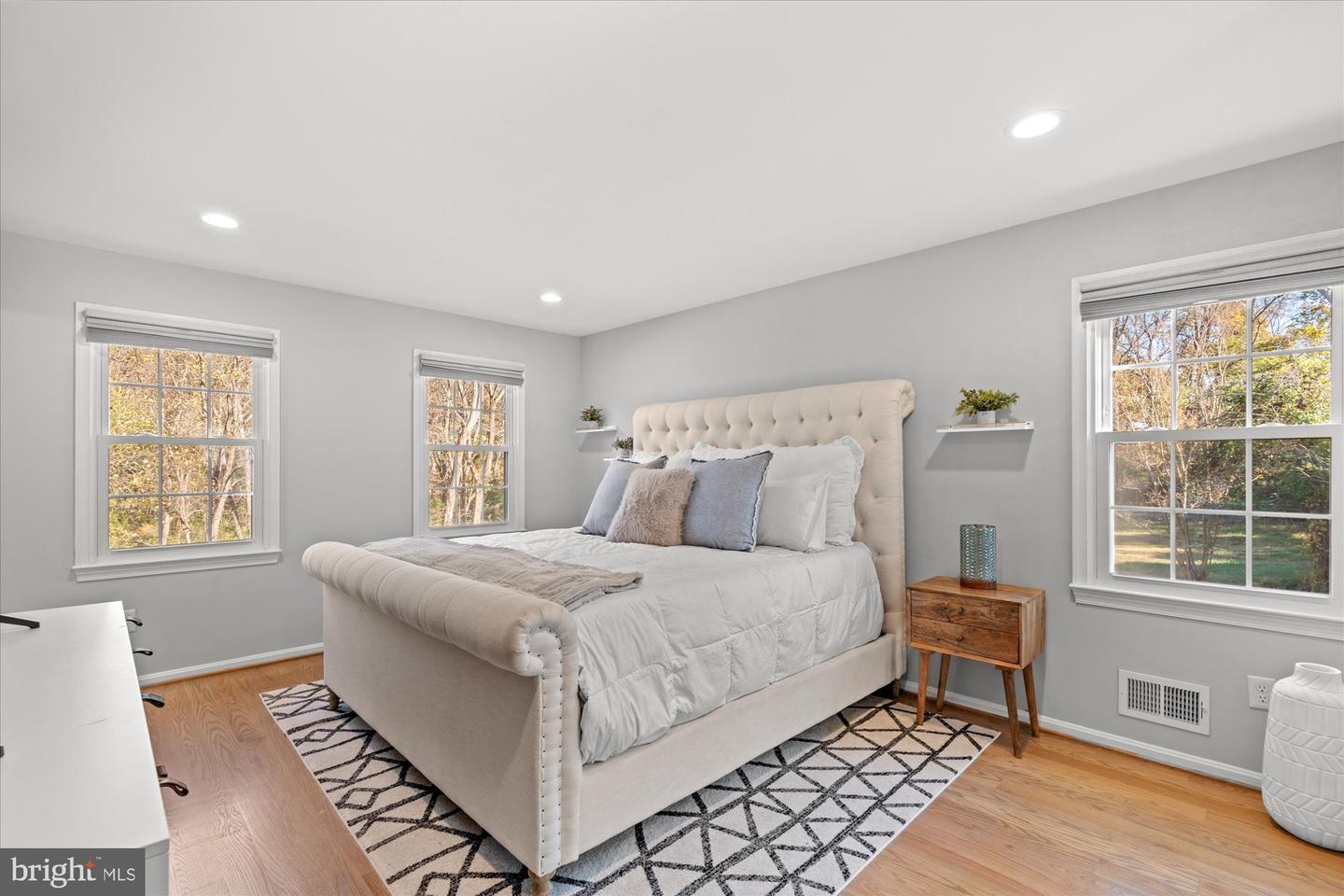 934 HARRIMAN ST, GREAT FALLS, Virginia 22066, 4 Bedrooms Bedrooms, 7 Rooms Rooms,3 BathroomsBathrooms,Residential,For sale,934 HARRIMAN ST,VAFX2276676 MLS # VAFX2276676