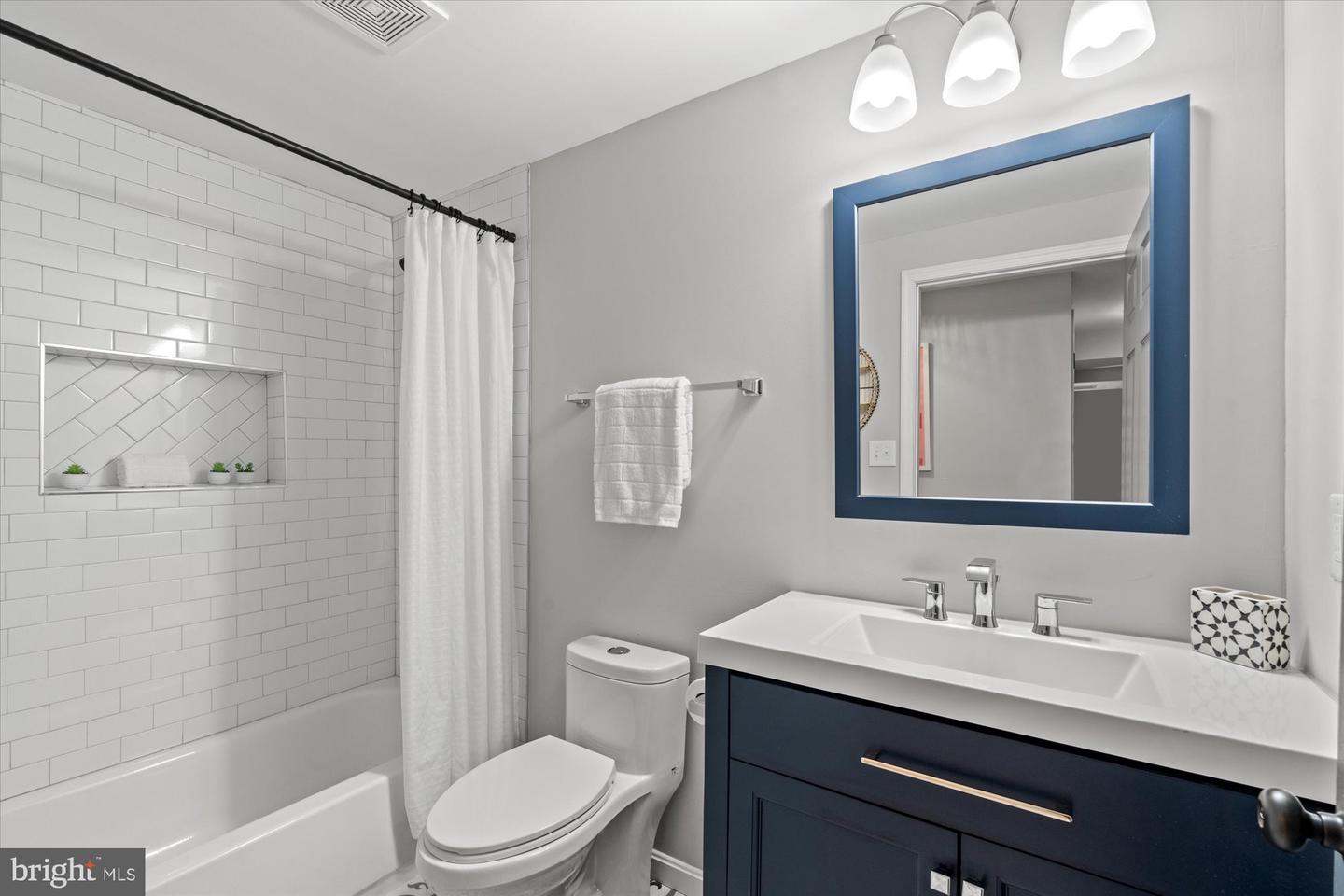 934 HARRIMAN ST, GREAT FALLS, Virginia 22066, 4 Bedrooms Bedrooms, 7 Rooms Rooms,3 BathroomsBathrooms,Residential,For sale,934 HARRIMAN ST,VAFX2276676 MLS # VAFX2276676