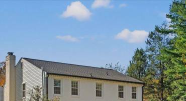 934 HARRIMAN ST, GREAT FALLS, Virginia 22066, 4 Bedrooms Bedrooms, 7 Rooms Rooms,3 BathroomsBathrooms,Residential,For sale,934 HARRIMAN ST,VAFX2276676 MLS # VAFX2276676