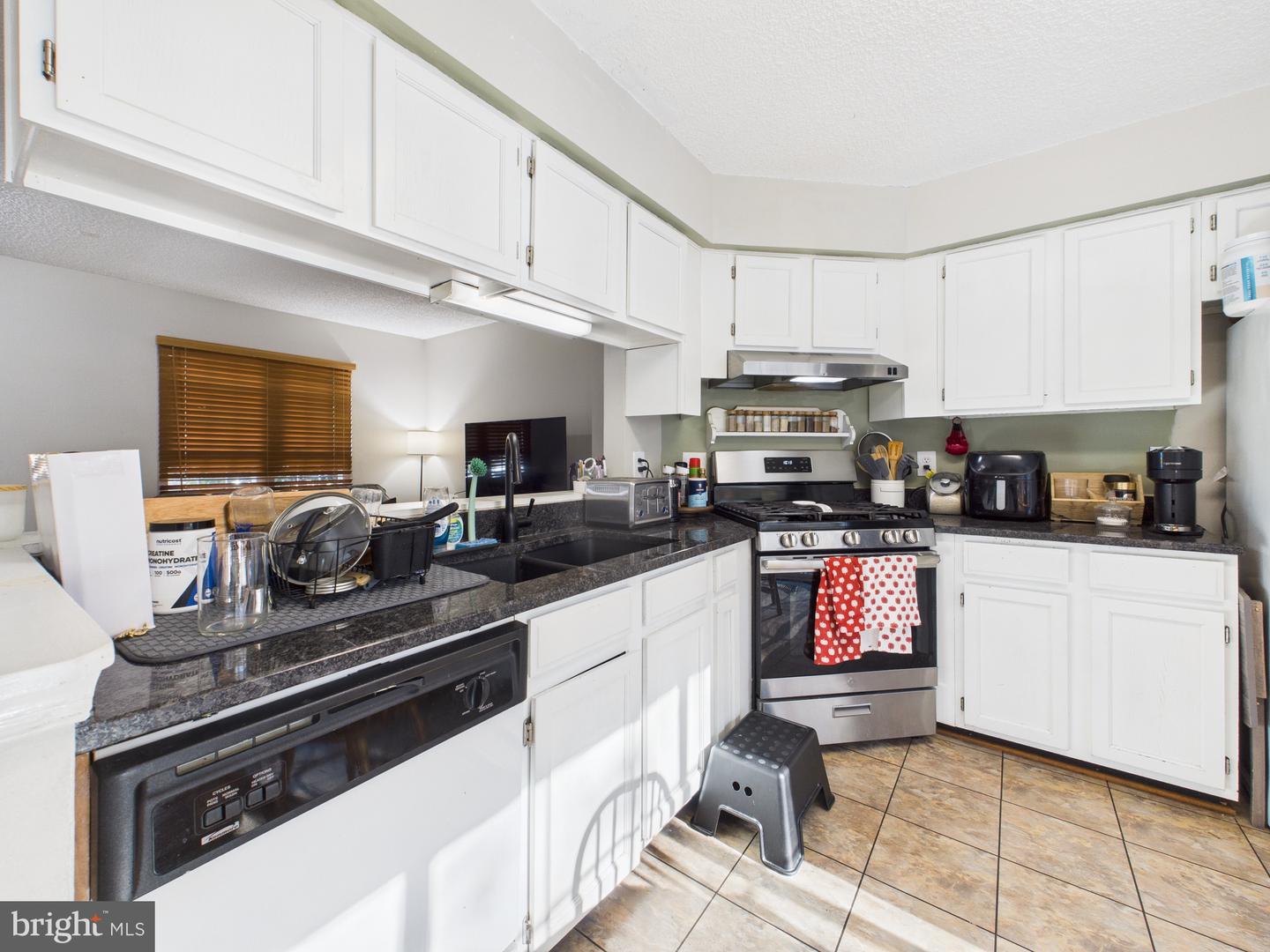 14785 GREEN PARK WAY, CENTREVILLE, Virginia 20120, 2 Bedrooms Bedrooms, ,1 BathroomBathrooms,Residential,For sale,14785 GREEN PARK WAY,VAFX2276792 MLS # VAFX2276792