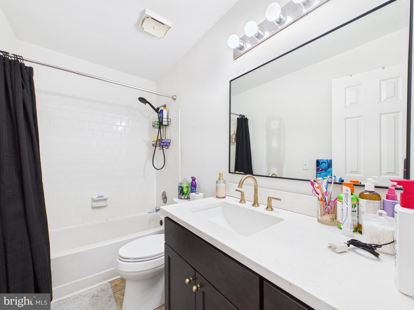 14785 GREEN PARK WAY, CENTREVILLE, Virginia 20120, 2 Bedrooms Bedrooms, ,1 BathroomBathrooms,Residential,For sale,14785 GREEN PARK WAY,VAFX2276792 MLS # VAFX2276792