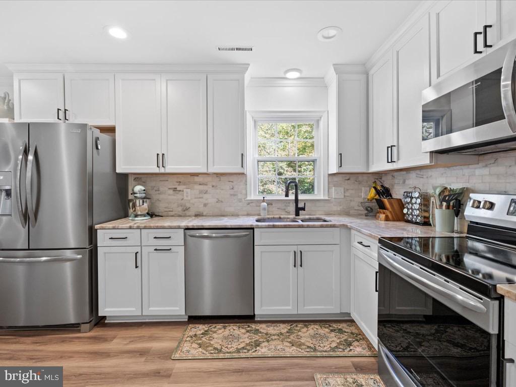 11130 GUILFORD RD, NORTH CHESTERFIELD, Virginia 23235, 4 Bedrooms Bedrooms, 12 Rooms Rooms,2 BathroomsBathrooms,Residential,For sale,11130 GUILFORD RD,VACF2001304 MLS # VACF2001304 11130 GUILFORD RD, NORTH CHESTERFIELD, Virginia 23235, 4 Bedrooms Bedrooms, 12 Rooms Rooms,2 BathroomsBathrooms,Residential,For sale,11130 GUILFORD RD,VACF2001304 MLS # VACF2001304