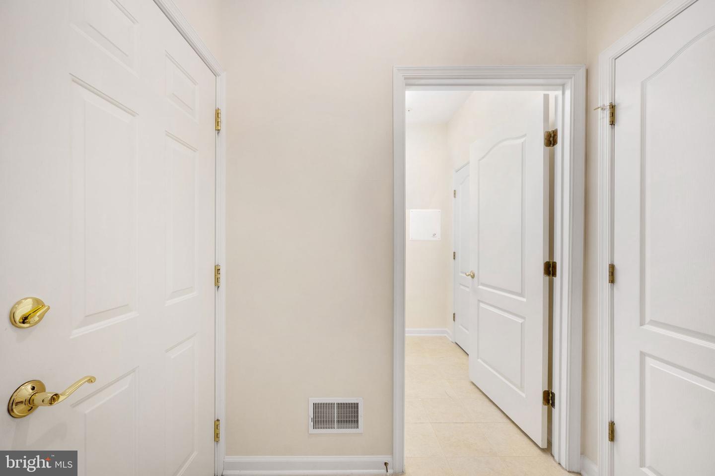 20 HARBORTON LN #15-4, FREDERICKSBURG, Virginia 22406, 2 Bedrooms Bedrooms, ,2 BathroomsBathrooms,Residential,For sale,20 HARBORTON LN #15-4,VAST2043894 MLS # VAST2043894