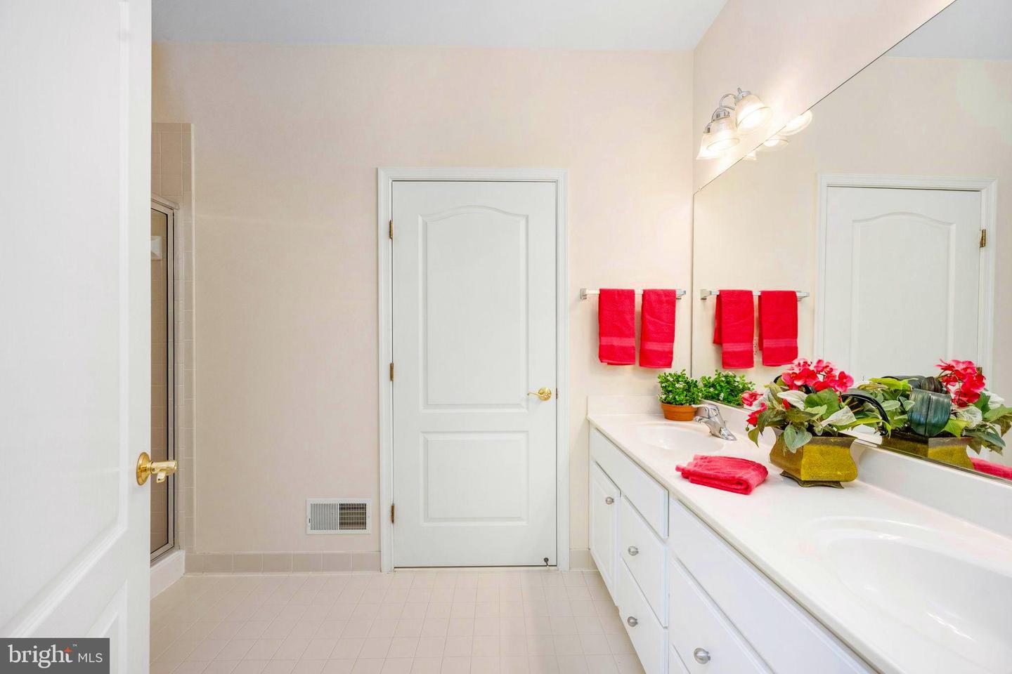 20 HARBORTON LN #15-4, FREDERICKSBURG, Virginia 22406, 2 Bedrooms Bedrooms, ,2 BathroomsBathrooms,Residential,For sale,20 HARBORTON LN #15-4,VAST2043894 MLS # VAST2043894