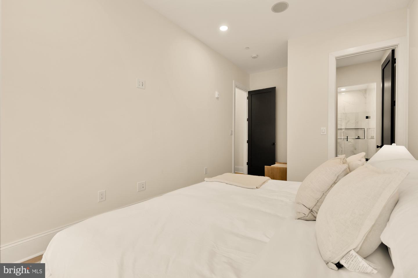 733 EUCLID ST NW #204, WASHINGTON, District Of Columbia 20001, 2 Bedrooms Bedrooms, ,2 BathroomsBathrooms,Residential,For sale,733 EUCLID ST NW #204,DCDC2229538 MLS # DCDC2229538