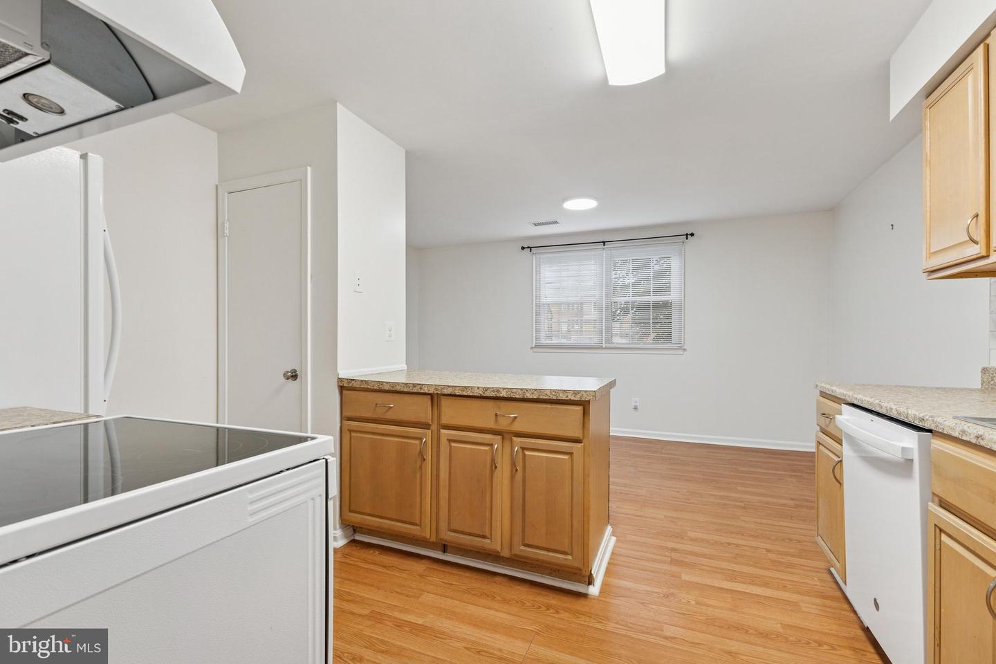 1049-A MARGATE CT, STERLING, Virginia 20164, 3 Bedrooms Bedrooms, ,2 BathroomsBathrooms,Residential,For sale,1049-A MARGATE CT,VALO2110038 MLS # VALO2110038