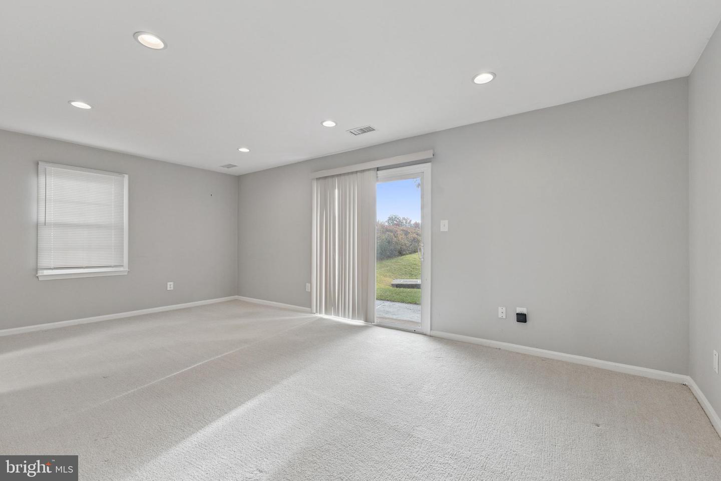 1049-A MARGATE CT, STERLING, Virginia 20164, 3 Bedrooms Bedrooms, ,2 BathroomsBathrooms,Residential,For sale,1049-A MARGATE CT,VALO2110038 MLS # VALO2110038