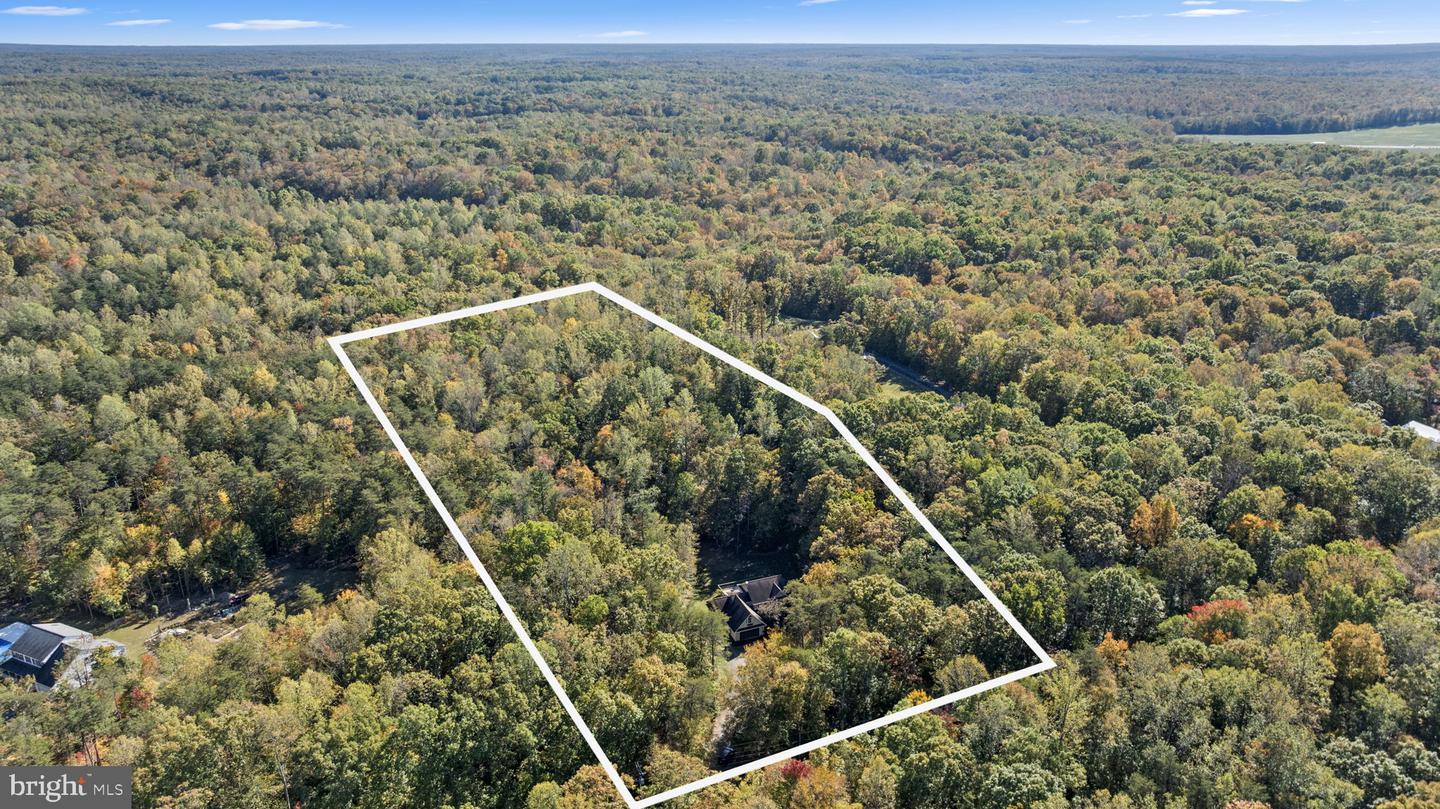 135 OLD CROPPS MILL RD, FREDERICKSBURG, Virginia 22406, 4 Bedrooms Bedrooms, ,2 BathroomsBathrooms,Residential,For sale,135 OLD CROPPS MILL RD,VAST2043914 MLS # VAST2043914