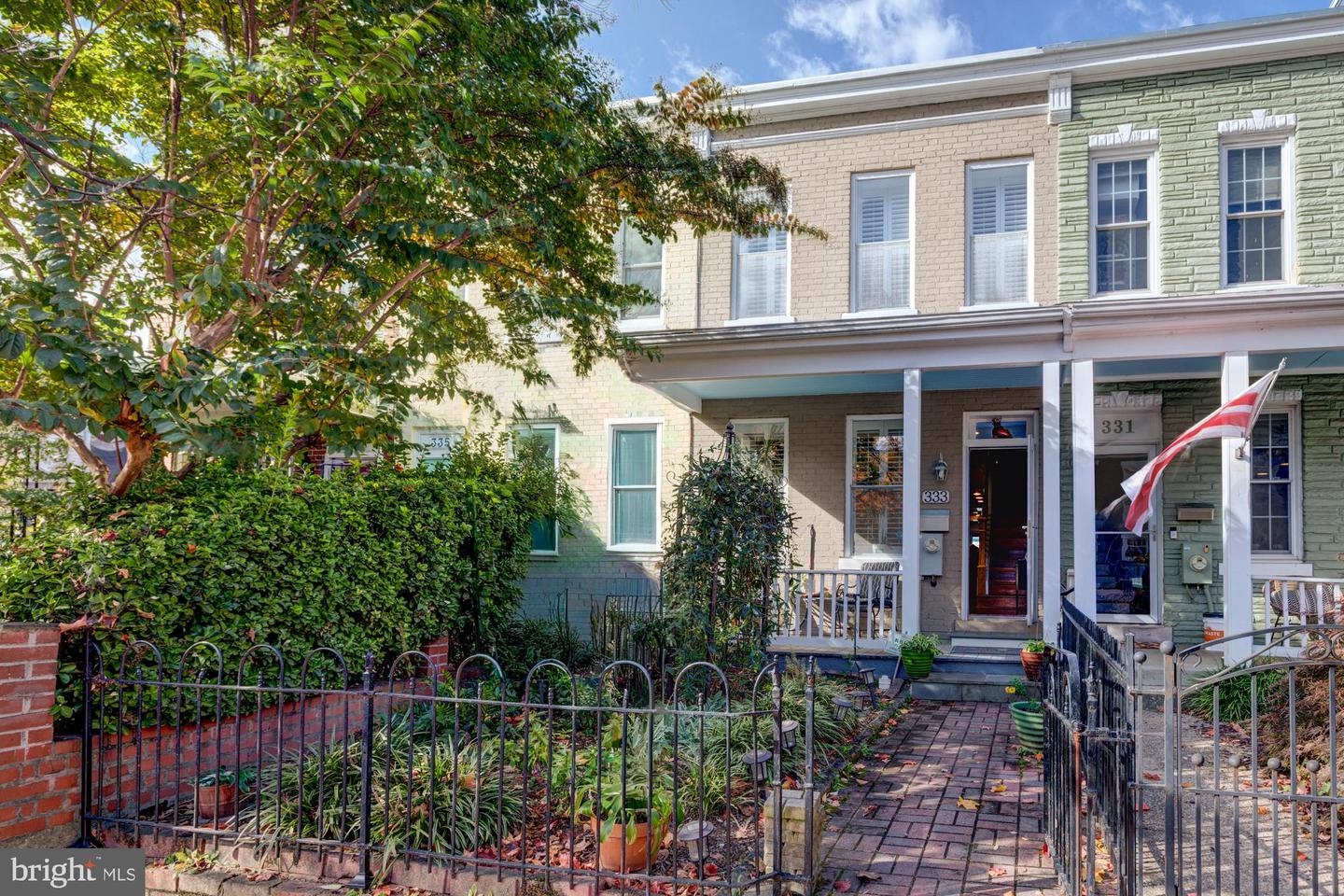 333 16TH ST SE, WASHINGTON, District Of Columbia 20003, 2 Bedrooms Bedrooms, 5 Rooms Rooms,3 BathroomsBathrooms,Residential,For sale,333 16TH ST SE,DCDC2229652 MLS # DCDC2229652