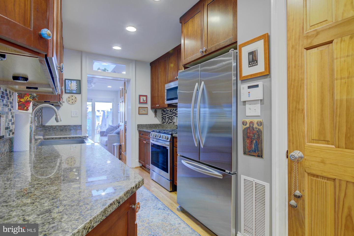 333 16TH ST SE, WASHINGTON, District Of Columbia 20003, 2 Bedrooms Bedrooms, 5 Rooms Rooms,3 BathroomsBathrooms,Residential,For sale,333 16TH ST SE,DCDC2229652 MLS # DCDC2229652