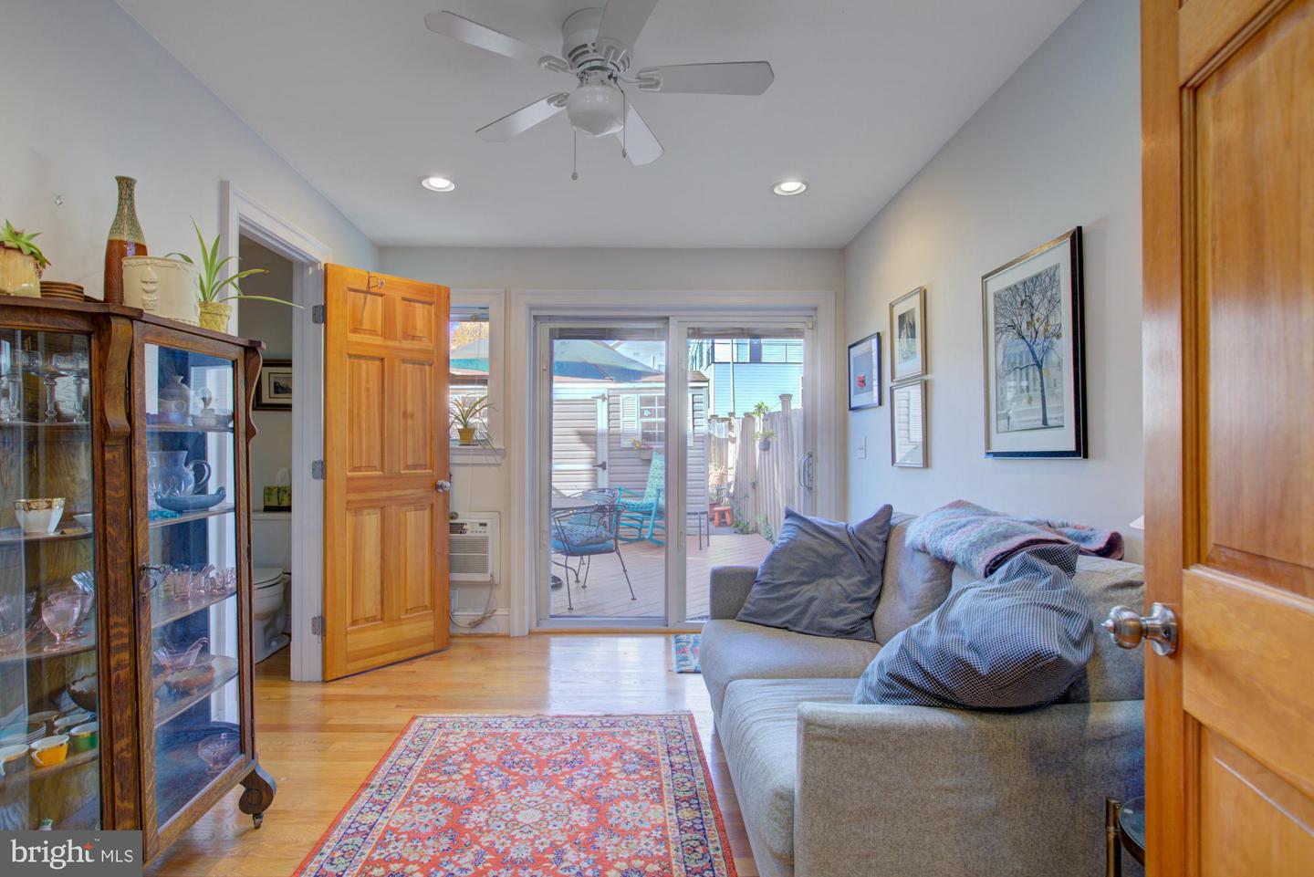 333 16TH ST SE, WASHINGTON, District Of Columbia 20003, 2 Bedrooms Bedrooms, 5 Rooms Rooms,3 BathroomsBathrooms,Residential,For sale,333 16TH ST SE,DCDC2229652 MLS # DCDC2229652