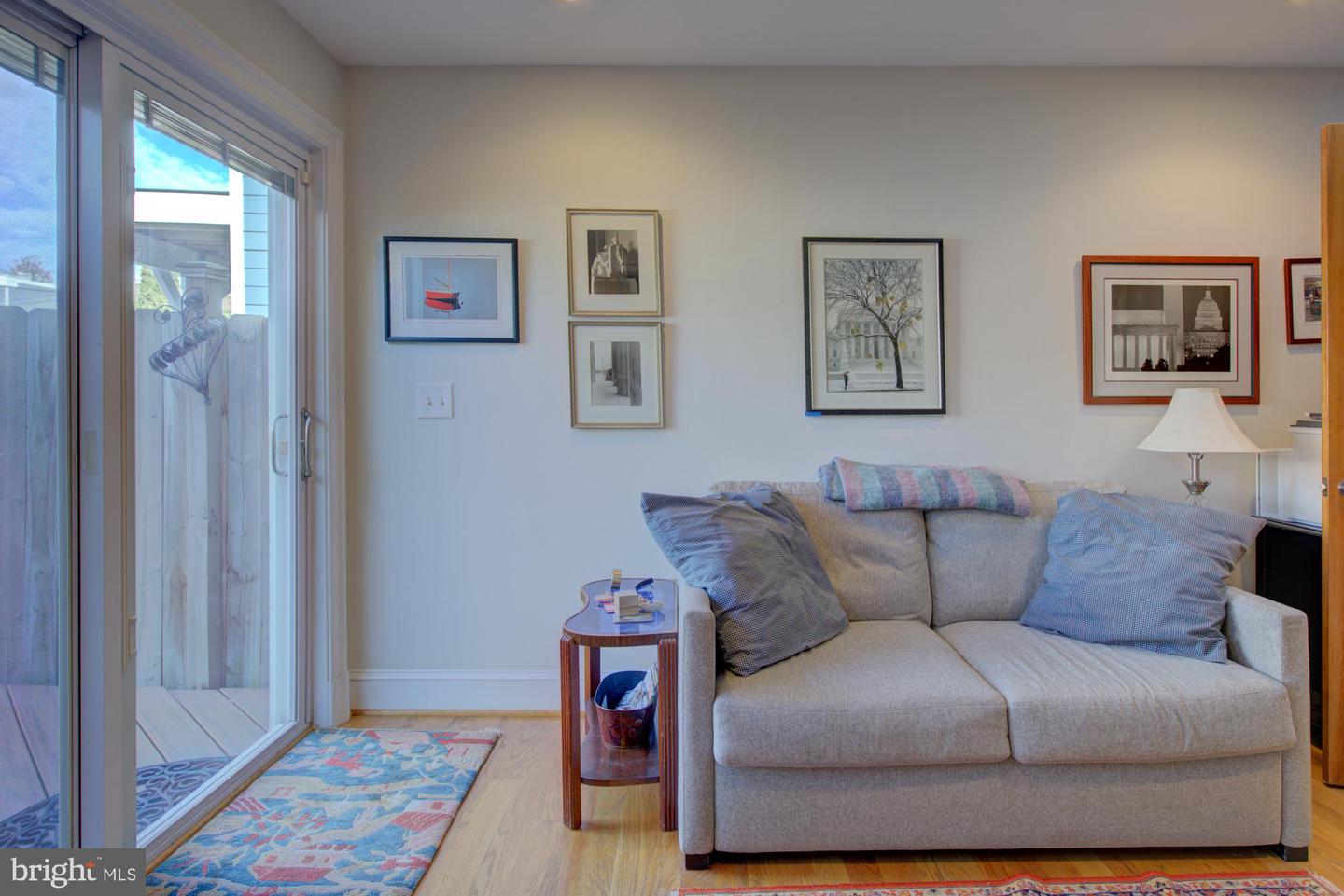 333 16TH ST SE, WASHINGTON, District Of Columbia 20003, 2 Bedrooms Bedrooms, 5 Rooms Rooms,3 BathroomsBathrooms,Residential,For sale,333 16TH ST SE,DCDC2229652 MLS # DCDC2229652