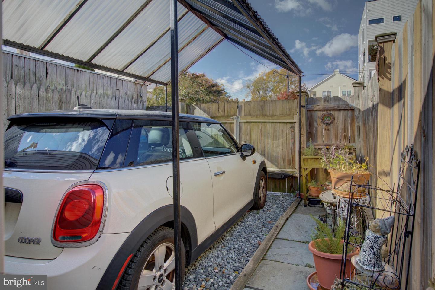 333 16TH ST SE, WASHINGTON, District Of Columbia 20003, 2 Bedrooms Bedrooms, 5 Rooms Rooms,3 BathroomsBathrooms,Residential,For sale,333 16TH ST SE,DCDC2229652 MLS # DCDC2229652