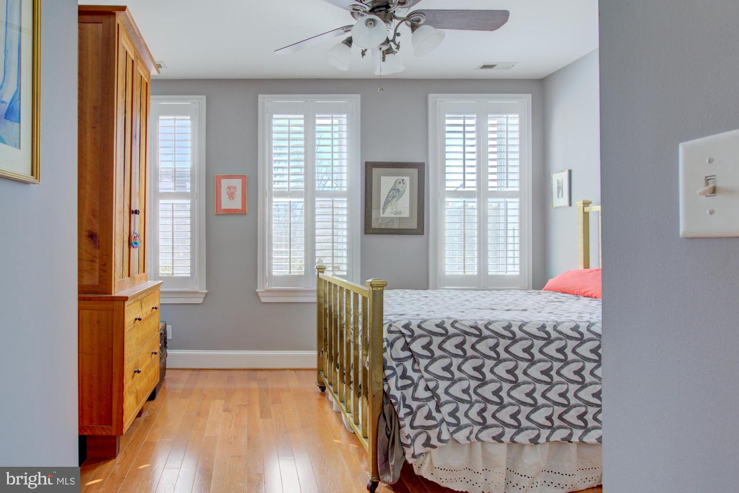 333 16TH ST SE, WASHINGTON, District Of Columbia 20003, 2 Bedrooms Bedrooms, 5 Rooms Rooms,3 BathroomsBathrooms,Residential,For sale,333 16TH ST SE,DCDC2229652 MLS # DCDC2229652