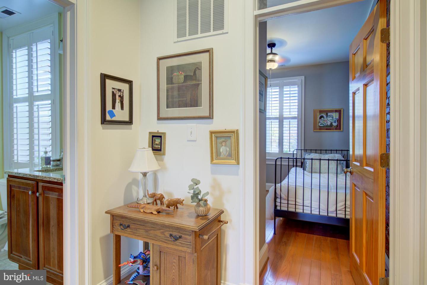 333 16TH ST SE, WASHINGTON, District Of Columbia 20003, 2 Bedrooms Bedrooms, 5 Rooms Rooms,3 BathroomsBathrooms,Residential,For sale,333 16TH ST SE,DCDC2229652 MLS # DCDC2229652