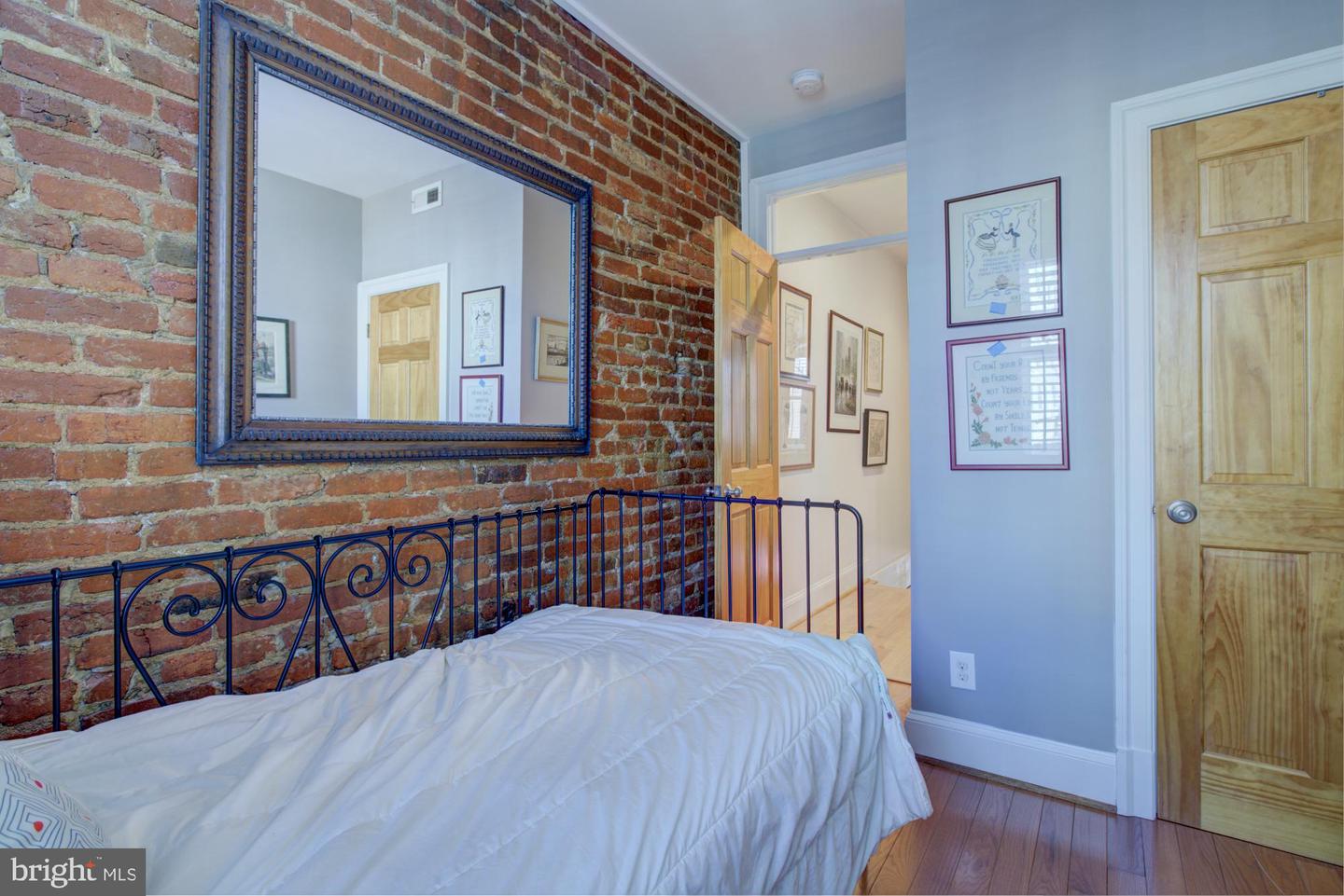 333 16TH ST SE, WASHINGTON, District Of Columbia 20003, 2 Bedrooms Bedrooms, 5 Rooms Rooms,3 BathroomsBathrooms,Residential,For sale,333 16TH ST SE,DCDC2229652 MLS # DCDC2229652