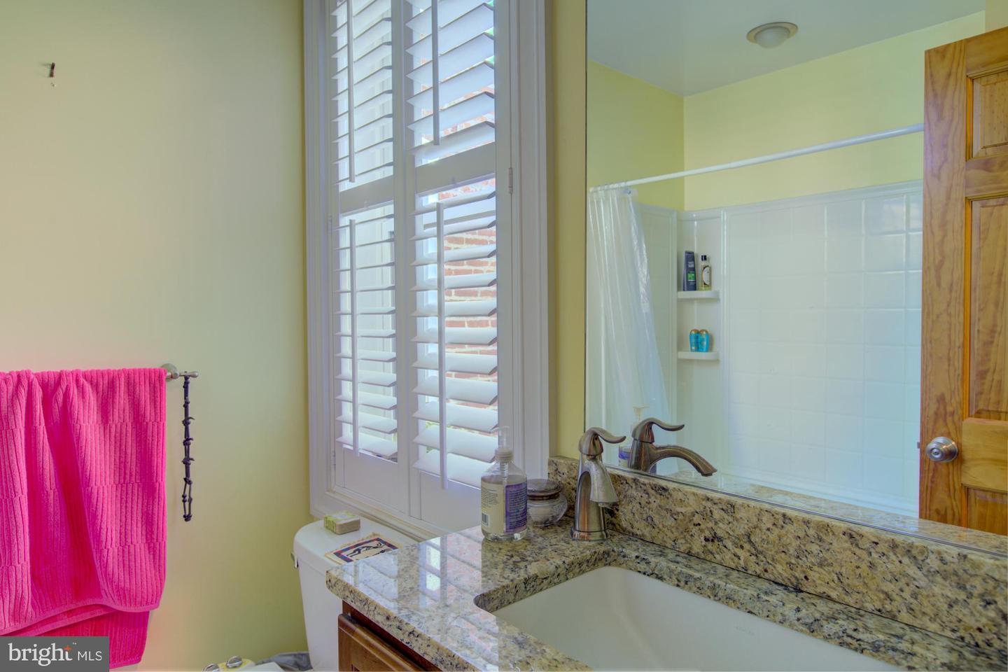 333 16TH ST SE, WASHINGTON, District Of Columbia 20003, 2 Bedrooms Bedrooms, 5 Rooms Rooms,3 BathroomsBathrooms,Residential,For sale,333 16TH ST SE,DCDC2229652 MLS # DCDC2229652