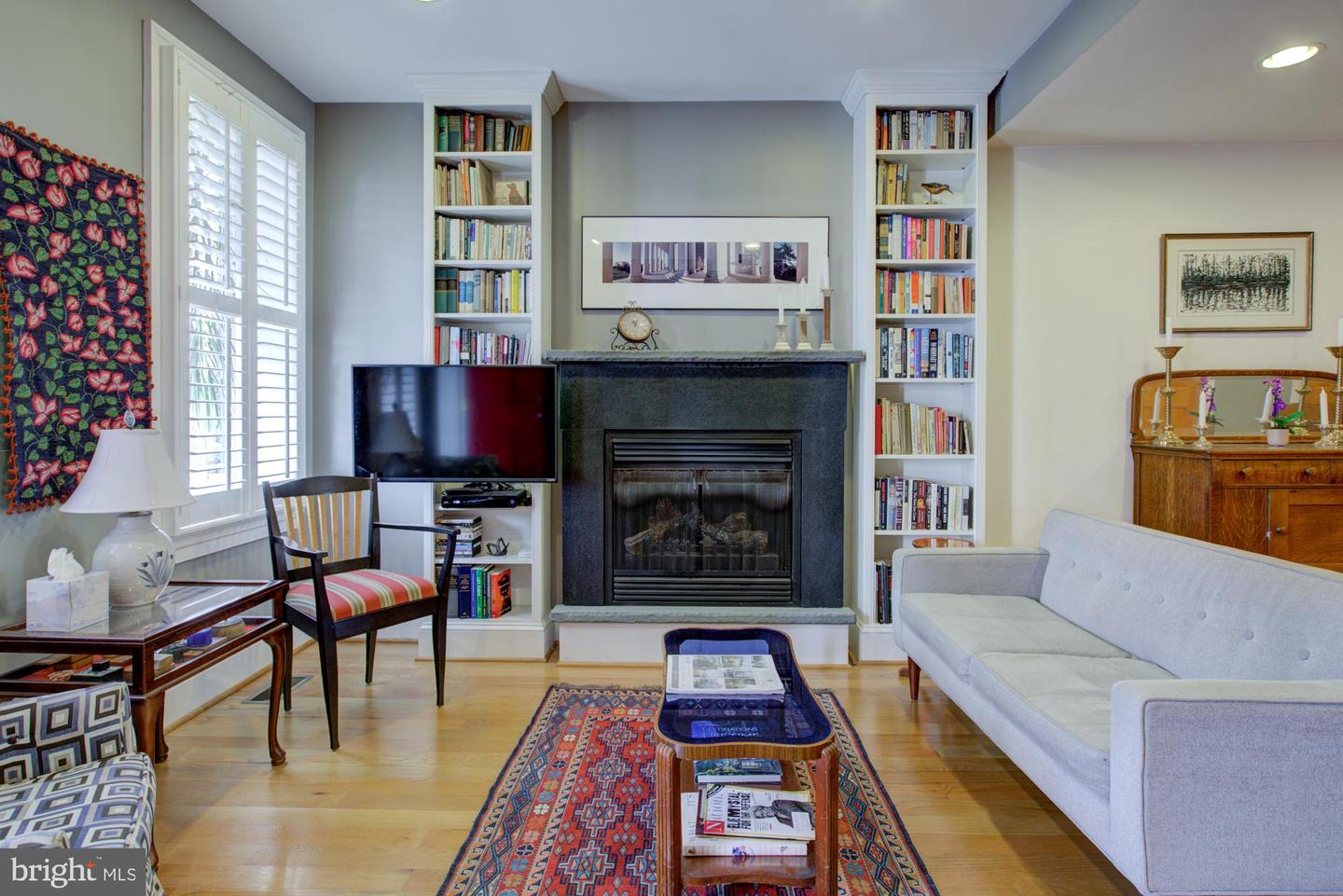 333 16TH ST SE, WASHINGTON, District Of Columbia 20003, 2 Bedrooms Bedrooms, 5 Rooms Rooms,3 BathroomsBathrooms,Residential,For sale,333 16TH ST SE,DCDC2229652 MLS # DCDC2229652