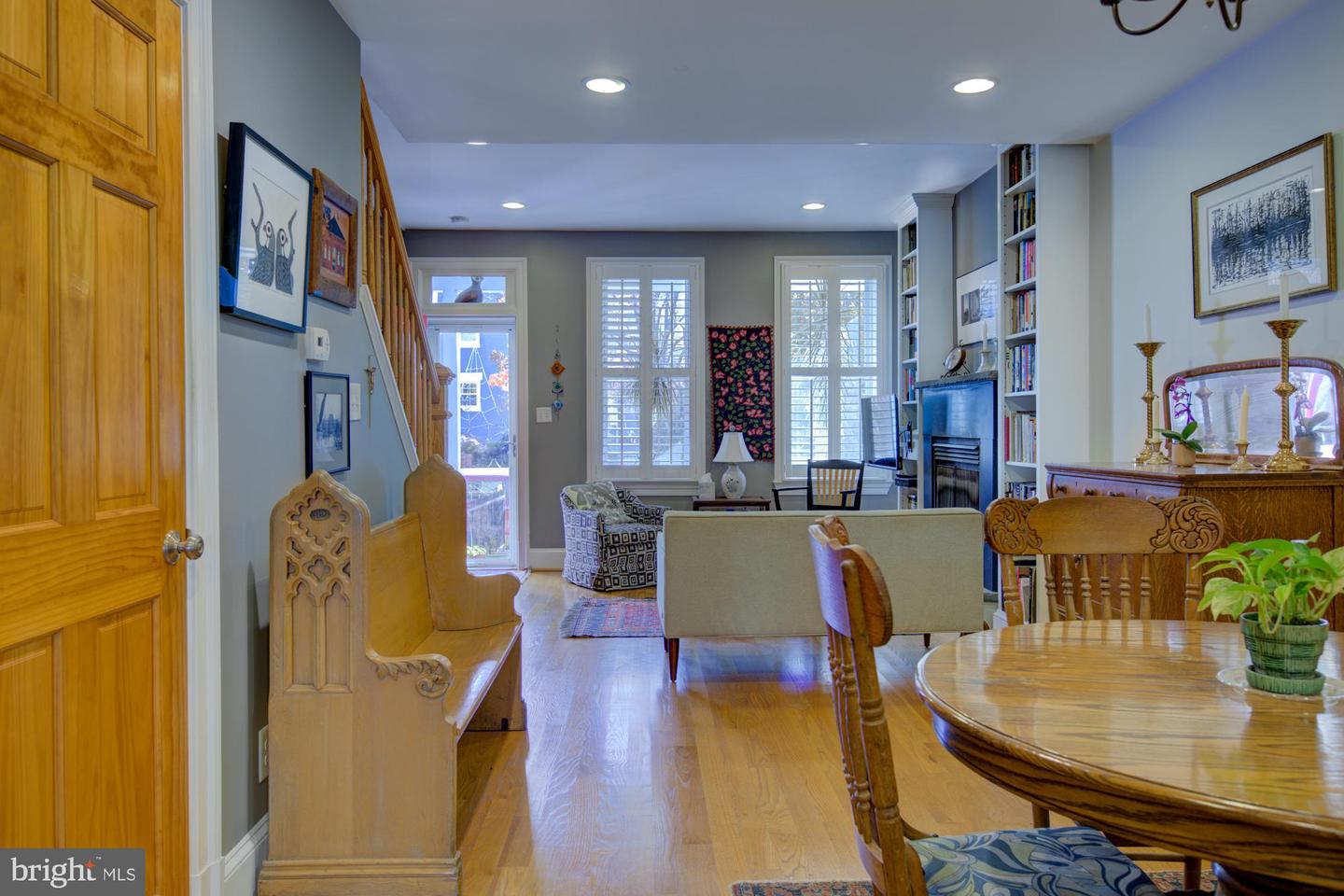 333 16TH ST SE, WASHINGTON, District Of Columbia 20003, 2 Bedrooms Bedrooms, 5 Rooms Rooms,3 BathroomsBathrooms,Residential,For sale,333 16TH ST SE,DCDC2229652 MLS # DCDC2229652