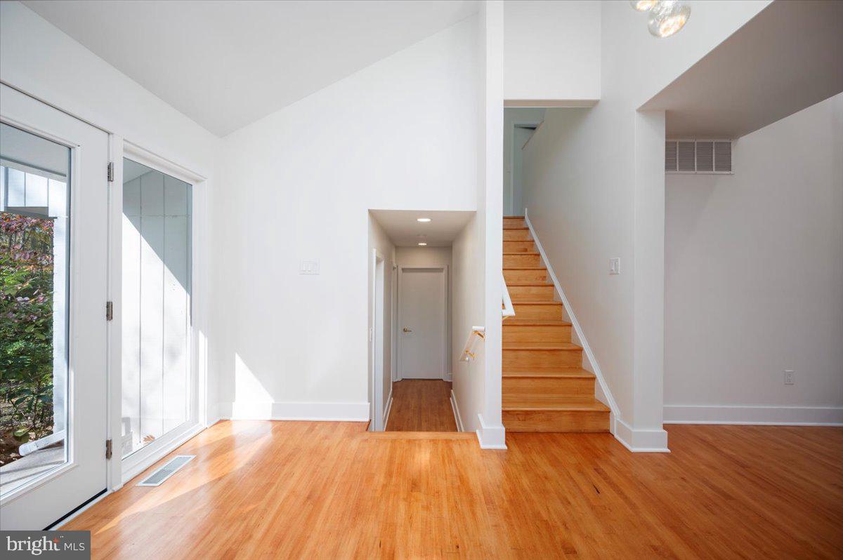 3219 HISTORY DR, OAKTON, Virginia 22124, 5 Bedrooms Bedrooms, ,2 BathroomsBathrooms,Residential,For sale,3219 HISTORY DR,VAFX2277030 MLS # VAFX2277030 3219 HISTORY DR, OAKTON, Virginia 22124, 5 Bedrooms Bedrooms, ,2 BathroomsBathrooms,Residential,For sale,3219 HISTORY DR,VAFX2277030 MLS # VAFX2277030