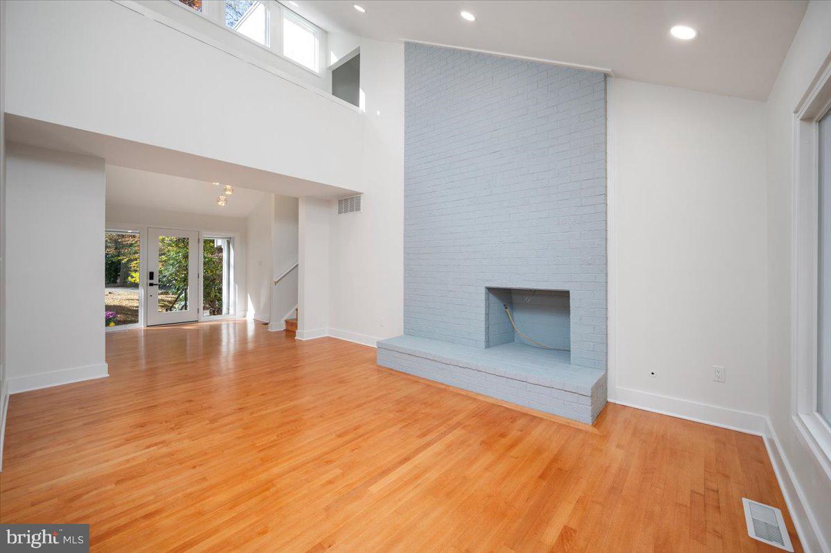 3219 HISTORY DR, OAKTON, Virginia 22124, 5 Bedrooms Bedrooms, ,2 BathroomsBathrooms,Residential,For sale,3219 HISTORY DR,VAFX2277030 MLS # VAFX2277030 3219 HISTORY DR, OAKTON, Virginia 22124, 5 Bedrooms Bedrooms, ,2 BathroomsBathrooms,Residential,For sale,3219 HISTORY DR,VAFX2277030 MLS # VAFX2277030