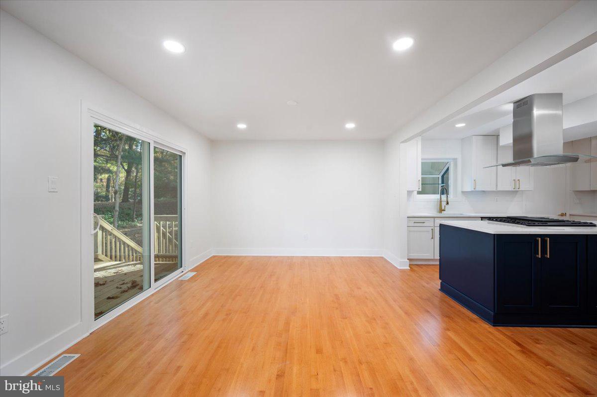 3219 HISTORY DR, OAKTON, Virginia 22124, 5 Bedrooms Bedrooms, ,2 BathroomsBathrooms,Residential,For sale,3219 HISTORY DR,VAFX2277030 MLS # VAFX2277030 3219 HISTORY DR, OAKTON, Virginia 22124, 5 Bedrooms Bedrooms, ,2 BathroomsBathrooms,Residential,For sale,3219 HISTORY DR,VAFX2277030 MLS # VAFX2277030