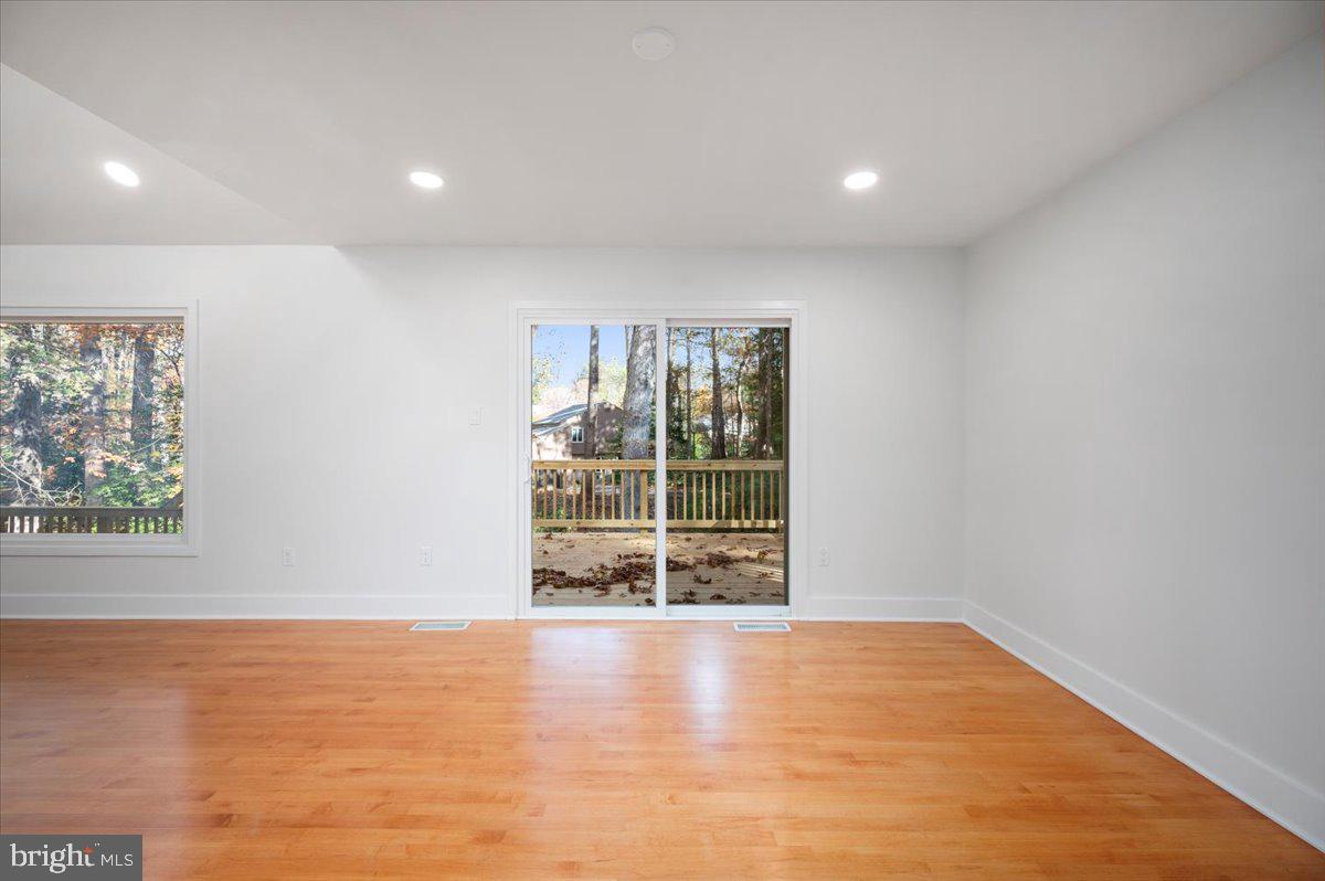 3219 HISTORY DR, OAKTON, Virginia 22124, 5 Bedrooms Bedrooms, ,2 BathroomsBathrooms,Residential,For sale,3219 HISTORY DR,VAFX2277030 MLS # VAFX2277030 3219 HISTORY DR, OAKTON, Virginia 22124, 5 Bedrooms Bedrooms, ,2 BathroomsBathrooms,Residential,For sale,3219 HISTORY DR,VAFX2277030 MLS # VAFX2277030