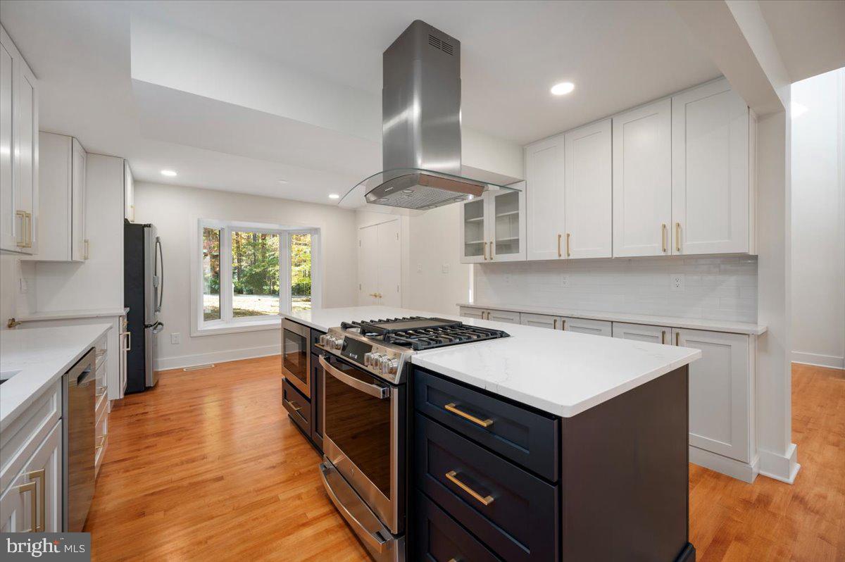 3219 HISTORY DR, OAKTON, Virginia 22124, 5 Bedrooms Bedrooms, ,2 BathroomsBathrooms,Residential,For sale,3219 HISTORY DR,VAFX2277030 MLS # VAFX2277030 3219 HISTORY DR, OAKTON, Virginia 22124, 5 Bedrooms Bedrooms, ,2 BathroomsBathrooms,Residential,For sale,3219 HISTORY DR,VAFX2277030 MLS # VAFX2277030