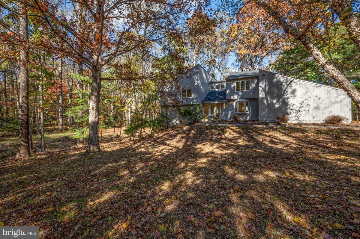 3219 HISTORY DR, OAKTON, Virginia 22124, 5 Bedrooms Bedrooms, ,2 BathroomsBathrooms,Residential,For sale,3219 HISTORY DR,VAFX2277030 MLS # VAFX2277030 3219 HISTORY DR, OAKTON, Virginia 22124, 5 Bedrooms Bedrooms, ,2 BathroomsBathrooms,Residential,For sale,3219 HISTORY DR,VAFX2277030 MLS # VAFX2277030
