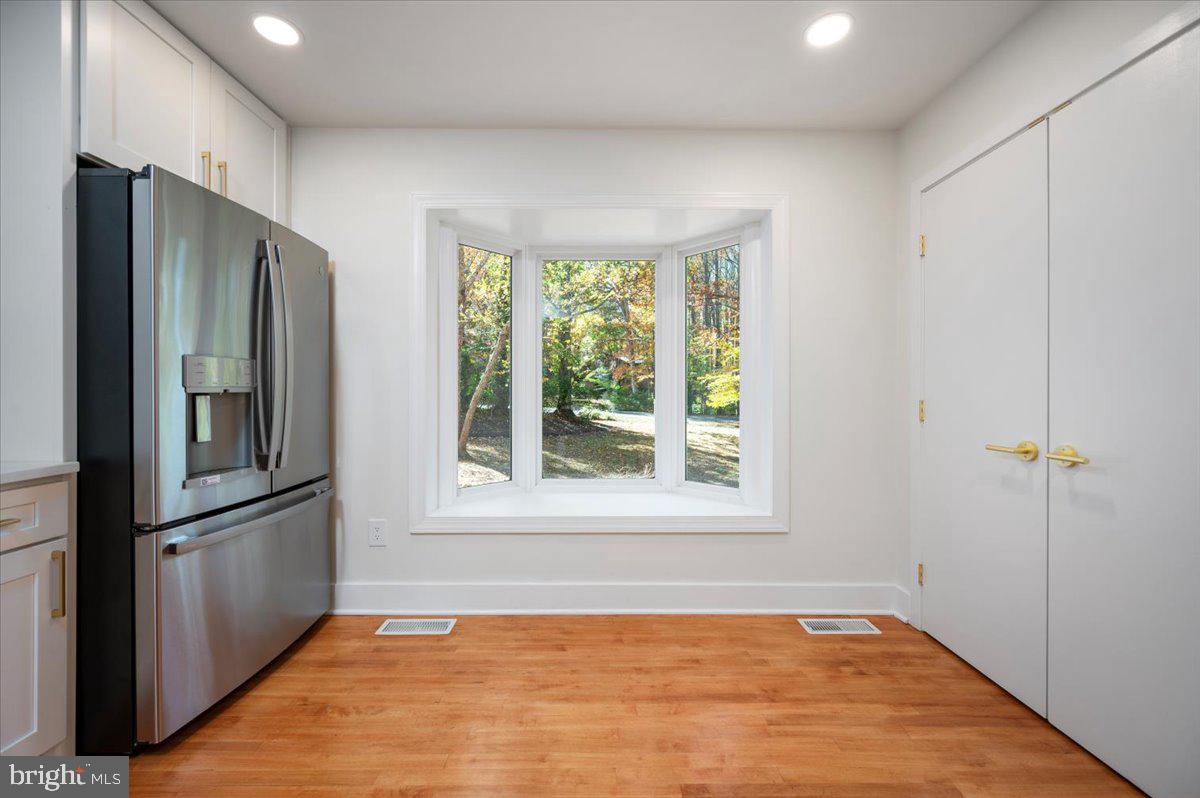 3219 HISTORY DR, OAKTON, Virginia 22124, 5 Bedrooms Bedrooms, ,2 BathroomsBathrooms,Residential,For sale,3219 HISTORY DR,VAFX2277030 MLS # VAFX2277030 3219 HISTORY DR, OAKTON, Virginia 22124, 5 Bedrooms Bedrooms, ,2 BathroomsBathrooms,Residential,For sale,3219 HISTORY DR,VAFX2277030 MLS # VAFX2277030