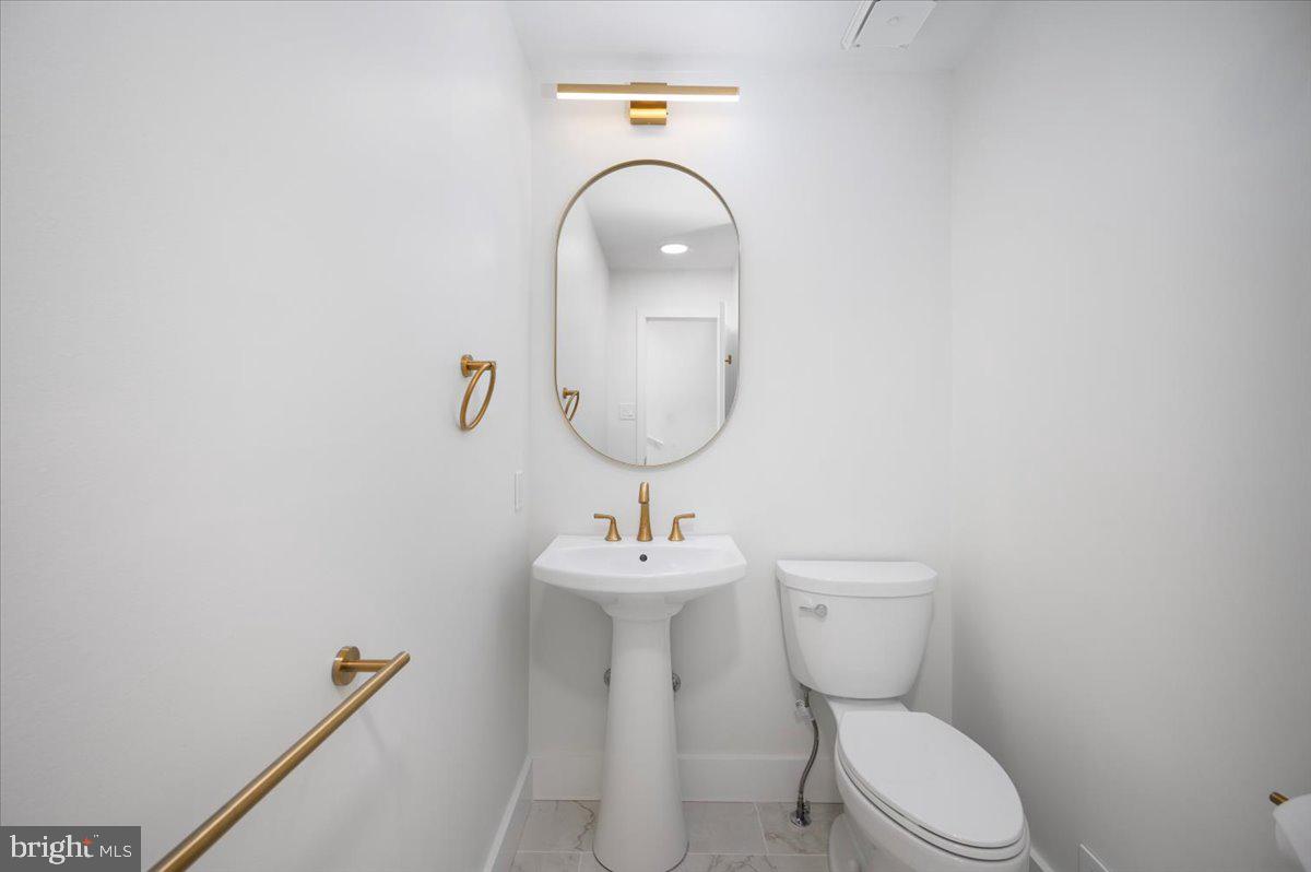 3219 HISTORY DR, OAKTON, Virginia 22124, 5 Bedrooms Bedrooms, ,2 BathroomsBathrooms,Residential,For sale,3219 HISTORY DR,VAFX2277030 MLS # VAFX2277030 3219 HISTORY DR, OAKTON, Virginia 22124, 5 Bedrooms Bedrooms, ,2 BathroomsBathrooms,Residential,For sale,3219 HISTORY DR,VAFX2277030 MLS # VAFX2277030