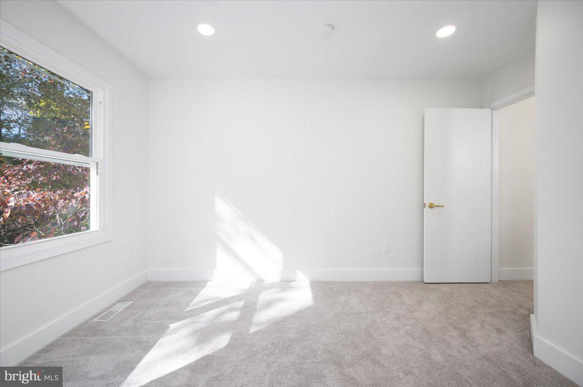 3219 HISTORY DR, OAKTON, Virginia 22124, 5 Bedrooms Bedrooms, ,2 BathroomsBathrooms,Residential,For sale,3219 HISTORY DR,VAFX2277030 MLS # VAFX2277030 3219 HISTORY DR, OAKTON, Virginia 22124, 5 Bedrooms Bedrooms, ,2 BathroomsBathrooms,Residential,For sale,3219 HISTORY DR,VAFX2277030 MLS # VAFX2277030