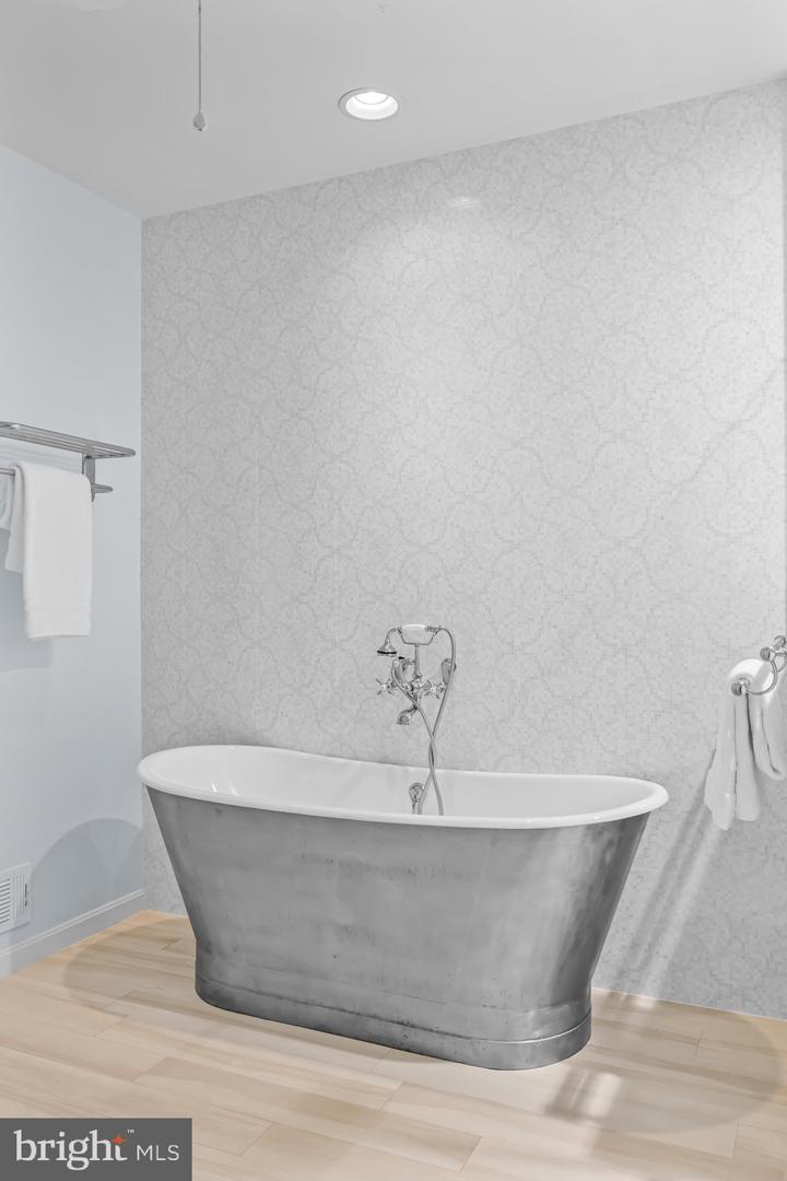 20366 CLOVER FIELD TER, STERLING, Virginia 20165, 4 Bedrooms Bedrooms, ,2 BathroomsBathrooms,Residential,For sale,20366 CLOVER FIELD TER,VALO2110134 MLS # VALO2110134