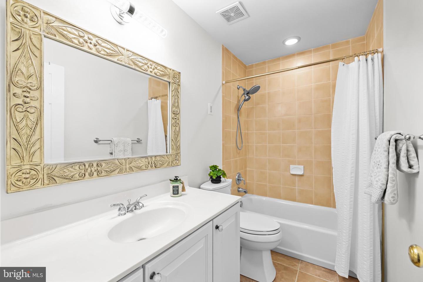 20366 CLOVER FIELD TER, STERLING, Virginia 20165, 4 Bedrooms Bedrooms, ,2 BathroomsBathrooms,Residential,For sale,20366 CLOVER FIELD TER,VALO2110134 MLS # VALO2110134