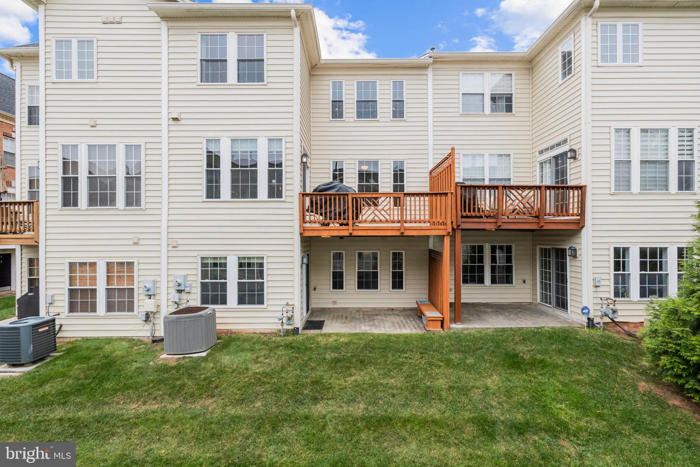 20366 CLOVER FIELD TER, STERLING, Virginia 20165, 4 Bedrooms Bedrooms, ,2 BathroomsBathrooms,Residential,For sale,20366 CLOVER FIELD TER,VALO2110134 MLS # VALO2110134