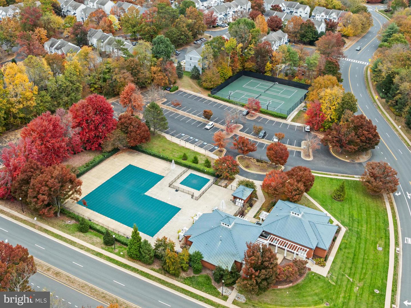 20366 CLOVER FIELD TER, STERLING, Virginia 20165, 4 Bedrooms Bedrooms, ,2 BathroomsBathrooms,Residential,For sale,20366 CLOVER FIELD TER,VALO2110134 MLS # VALO2110134