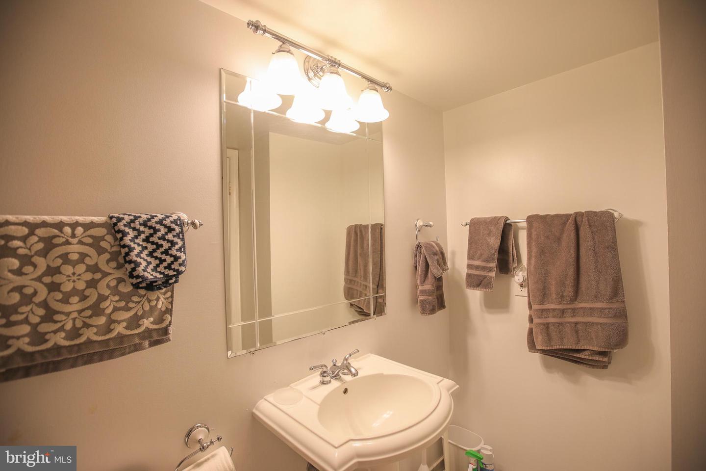 3800 POWELL LN #1121, FALLS CHURCH, Virginia 22041, 3 Bedrooms Bedrooms, ,2 BathroomsBathrooms,Residential,For sale,3800 POWELL LN #1121,VAFX2277086 MLS # VAFX2277086 3800 POWELL LN #1121, FALLS CHURCH, Virginia 22041, 3 Bedrooms Bedrooms, ,2 BathroomsBathrooms,Residential,For sale,3800 POWELL LN #1121,VAFX2277086 MLS # VAFX2277086