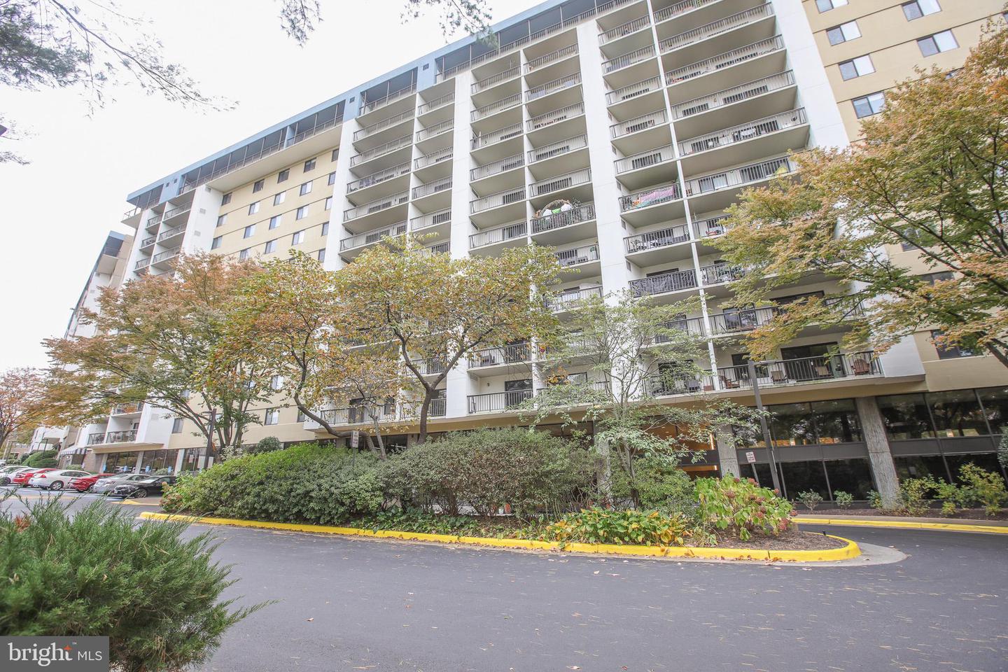 3800 POWELL LN #1121, FALLS CHURCH, Virginia 22041, 3 Bedrooms Bedrooms, ,2 BathroomsBathrooms,Residential,For sale,3800 POWELL LN #1121,VAFX2277086 MLS # VAFX2277086 3800 POWELL LN #1121, FALLS CHURCH, Virginia 22041, 3 Bedrooms Bedrooms, ,2 BathroomsBathrooms,Residential,For sale,3800 POWELL LN #1121,VAFX2277086 MLS # VAFX2277086