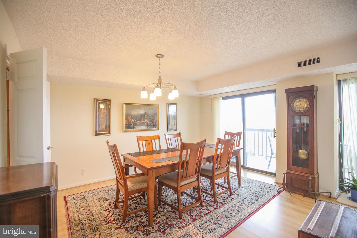 3800 POWELL LN #1121, FALLS CHURCH, Virginia 22041, 3 Bedrooms Bedrooms, ,2 BathroomsBathrooms,Residential,For sale,3800 POWELL LN #1121,VAFX2277086 MLS # VAFX2277086 3800 POWELL LN #1121, FALLS CHURCH, Virginia 22041, 3 Bedrooms Bedrooms, ,2 BathroomsBathrooms,Residential,For sale,3800 POWELL LN #1121,VAFX2277086 MLS # VAFX2277086