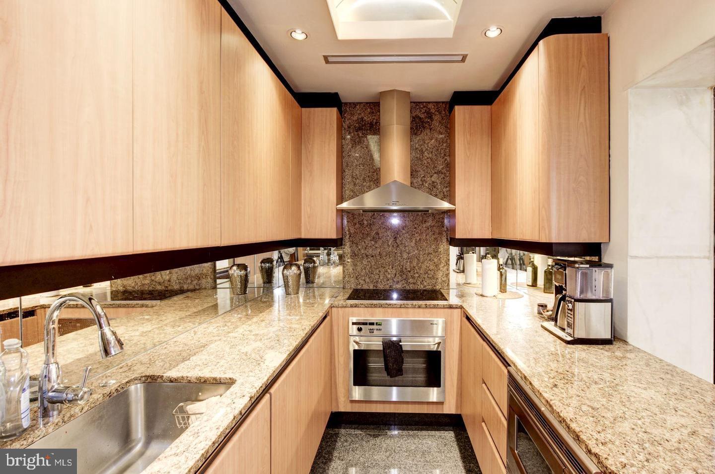 1715 15TH ST NW #5, WASHINGTON, District Of Columbia 20009, 2 Bedrooms Bedrooms, ,2 BathroomsBathrooms,Residential,For sale,1715 15TH ST NW #5,DCDC2229914 MLS # DCDC2229914