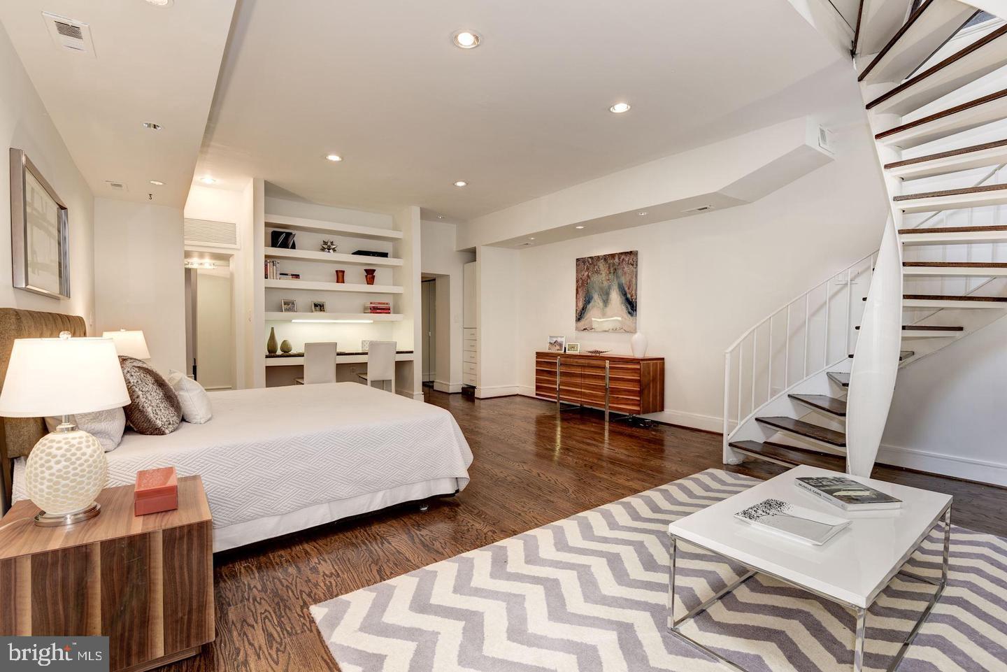 1715 15TH ST NW #5, WASHINGTON, District Of Columbia 20009, 2 Bedrooms Bedrooms, ,2 BathroomsBathrooms,Residential,For sale,1715 15TH ST NW #5,DCDC2229914 MLS # DCDC2229914