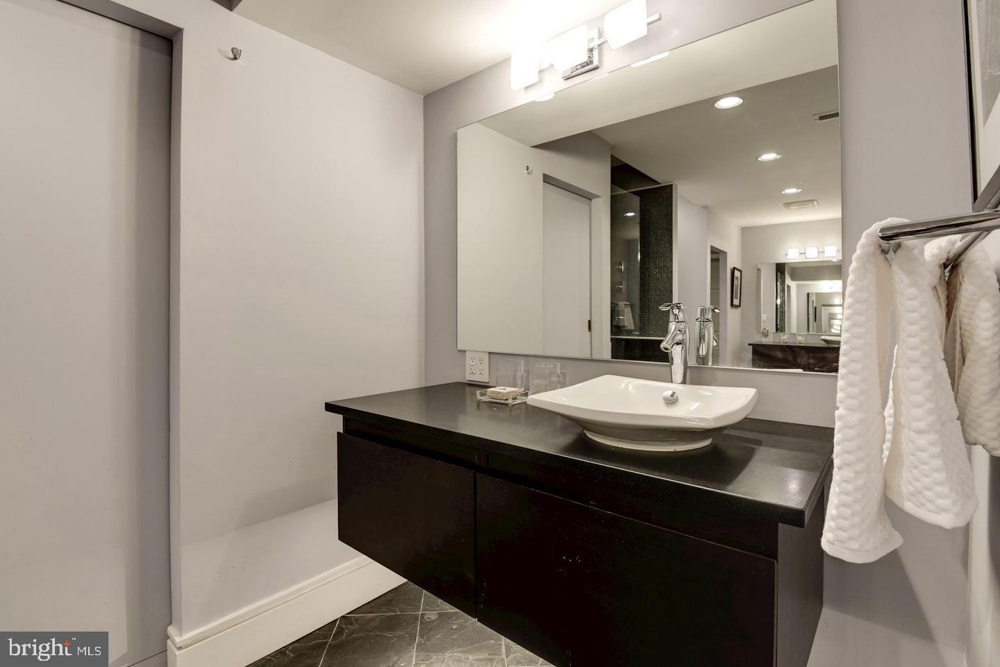 1715 15TH ST NW #5, WASHINGTON, District Of Columbia 20009, 2 Bedrooms Bedrooms, ,2 BathroomsBathrooms,Residential,For sale,1715 15TH ST NW #5,DCDC2229914 MLS # DCDC2229914