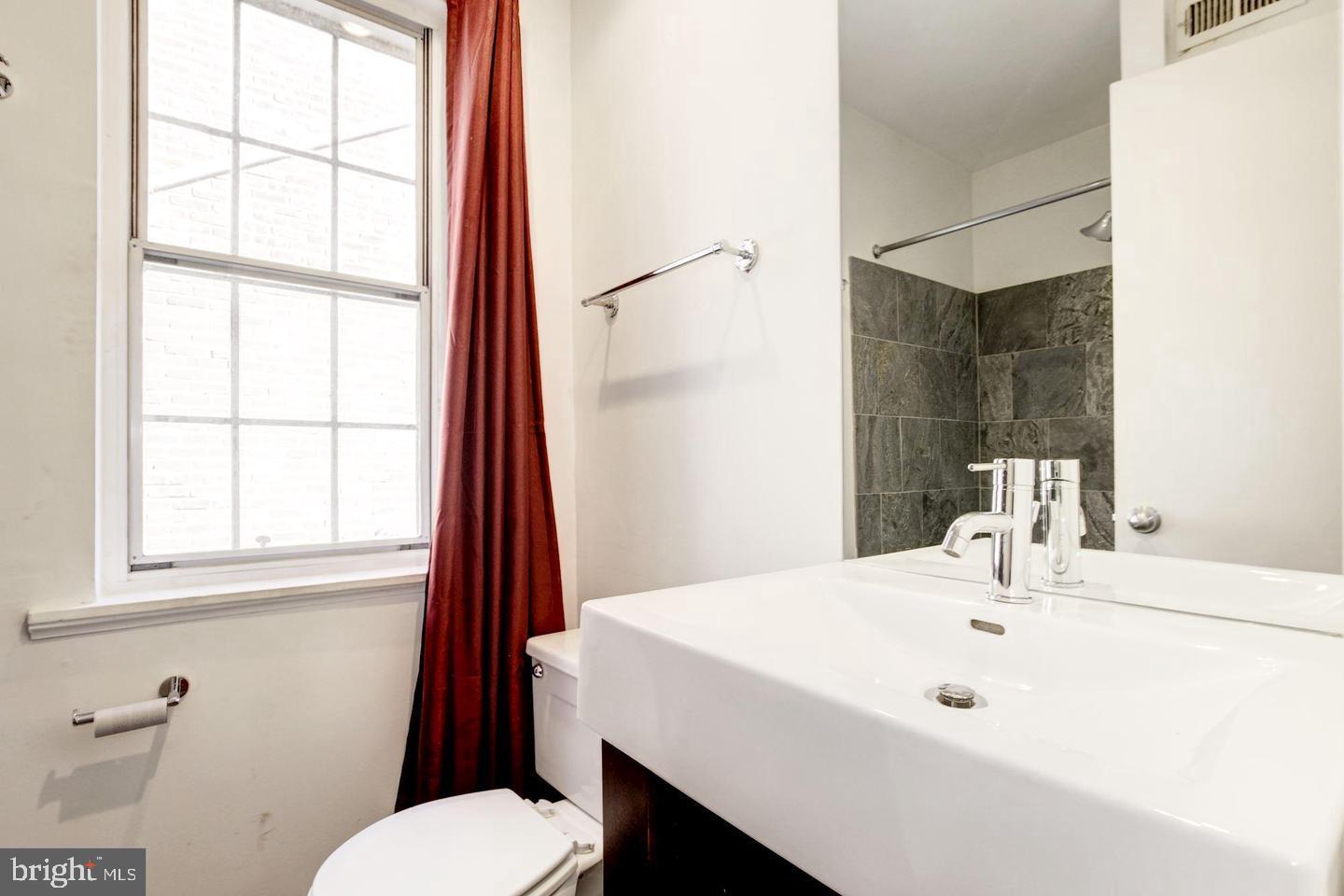 1715 15TH ST NW #5, WASHINGTON, District Of Columbia 20009, 2 Bedrooms Bedrooms, ,2 BathroomsBathrooms,Residential,For sale,1715 15TH ST NW #5,DCDC2229914 MLS # DCDC2229914