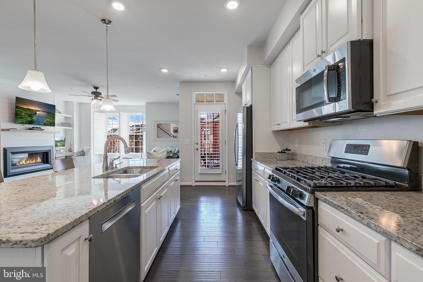 202 MURDOCH SQ SE, LEESBURG, Virginia 20175, 3 Bedrooms Bedrooms, 6 Rooms Rooms,2 BathroomsBathrooms,Residential,For sale,202 MURDOCH SQ SE,VALO2110384 MLS # VALO2110384 202 MURDOCH SQ SE, LEESBURG, Virginia 20175, 3 Bedrooms Bedrooms, 6 Rooms Rooms,2 BathroomsBathrooms,Residential,For sale,202 MURDOCH SQ SE,VALO2110384 MLS # VALO2110384