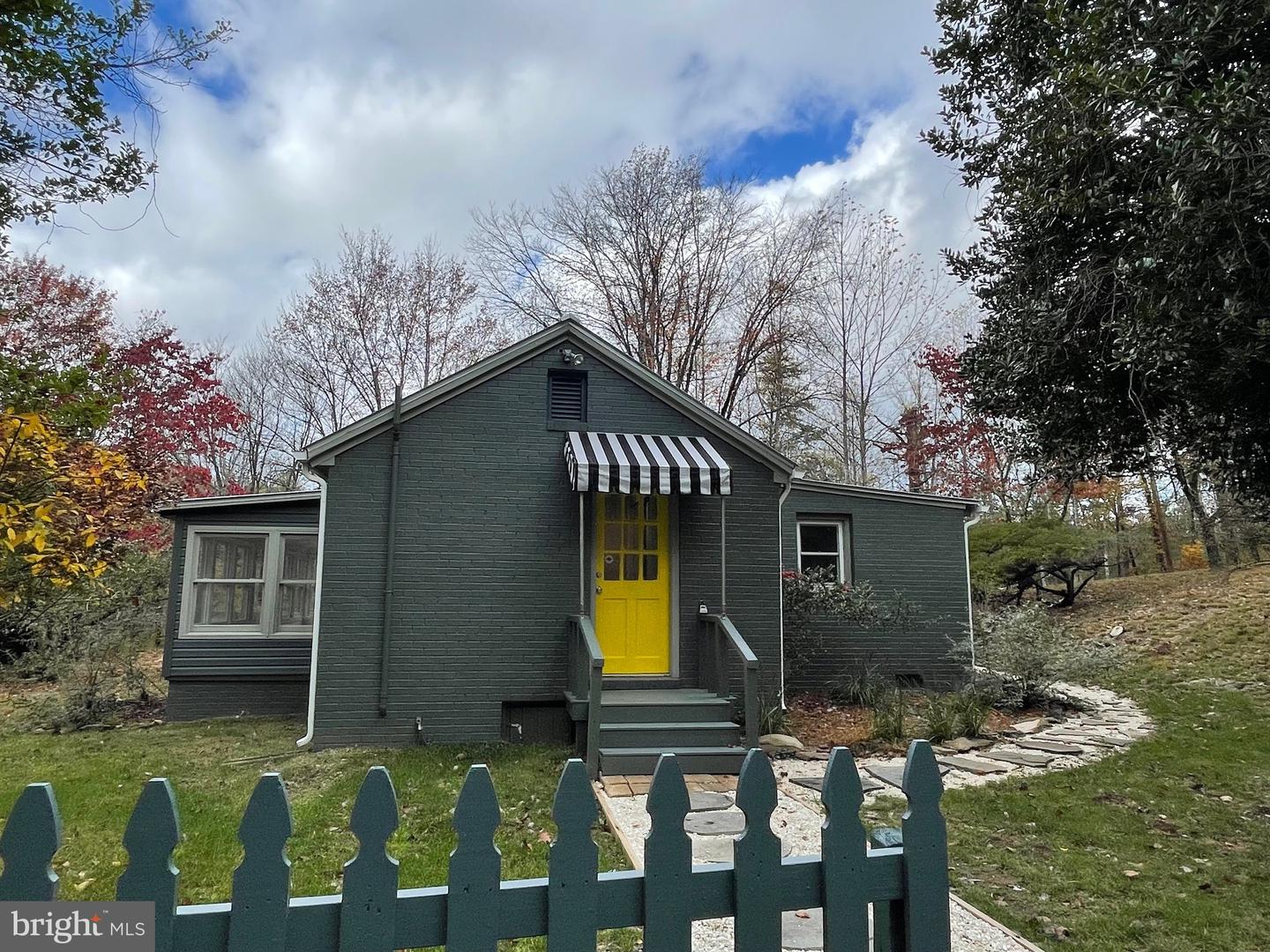 240 WHORTON HOLLOW RD, CASTLETON, Virginia 22716, 3 Bedrooms Bedrooms, ,2 BathroomsBathrooms,Residential,For sale,240 WHORTON HOLLOW RD,VARP2002372 MLS # VARP2002372