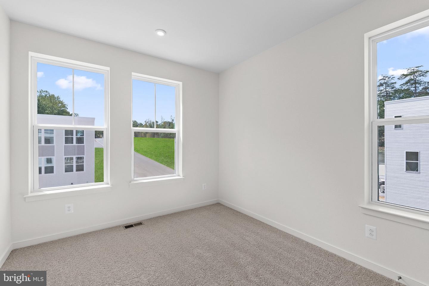 17932 ALICIA AVE, DUMFRIES, Virginia 22026, 4 Bedrooms Bedrooms, ,3 BathroomsBathrooms,Residential,For sale,17932 ALICIA AVE,VAPW2107172 MLS # VAPW2107172 17932 ALICIA AVE, DUMFRIES, Virginia 22026, 4 Bedrooms Bedrooms, ,3 BathroomsBathrooms,Residential,For sale,17932 ALICIA AVE,VAPW2107172 MLS # VAPW2107172