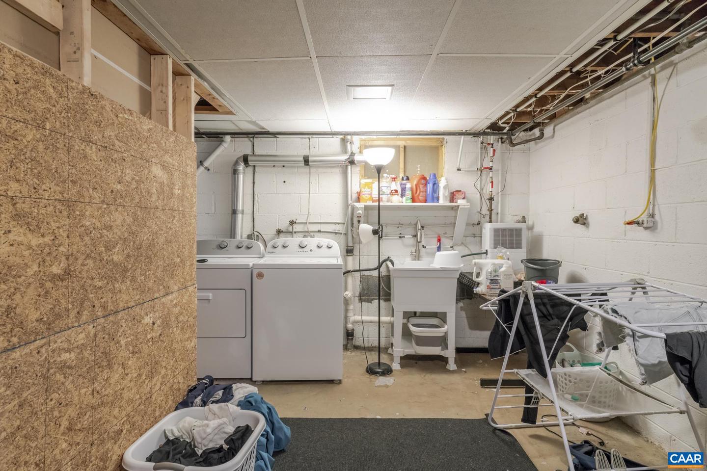 203 RAYMOND AVE, CHARLOTTESVILLE, Virginia 22903, 3 Bedrooms Bedrooms, ,2 BathroomsBathrooms,Residential,For sale,203 RAYMOND AVE,670662 MLS # 670662